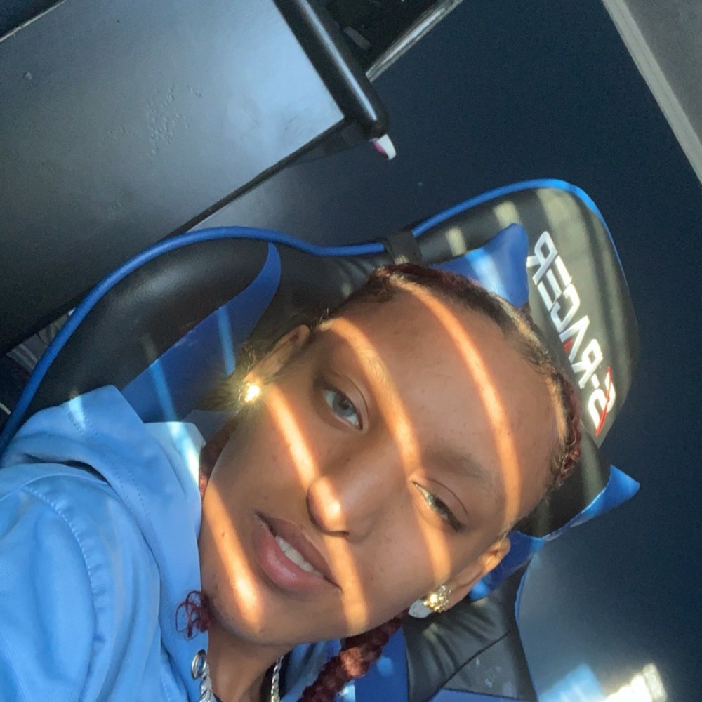 Meet your Posher, Jaila